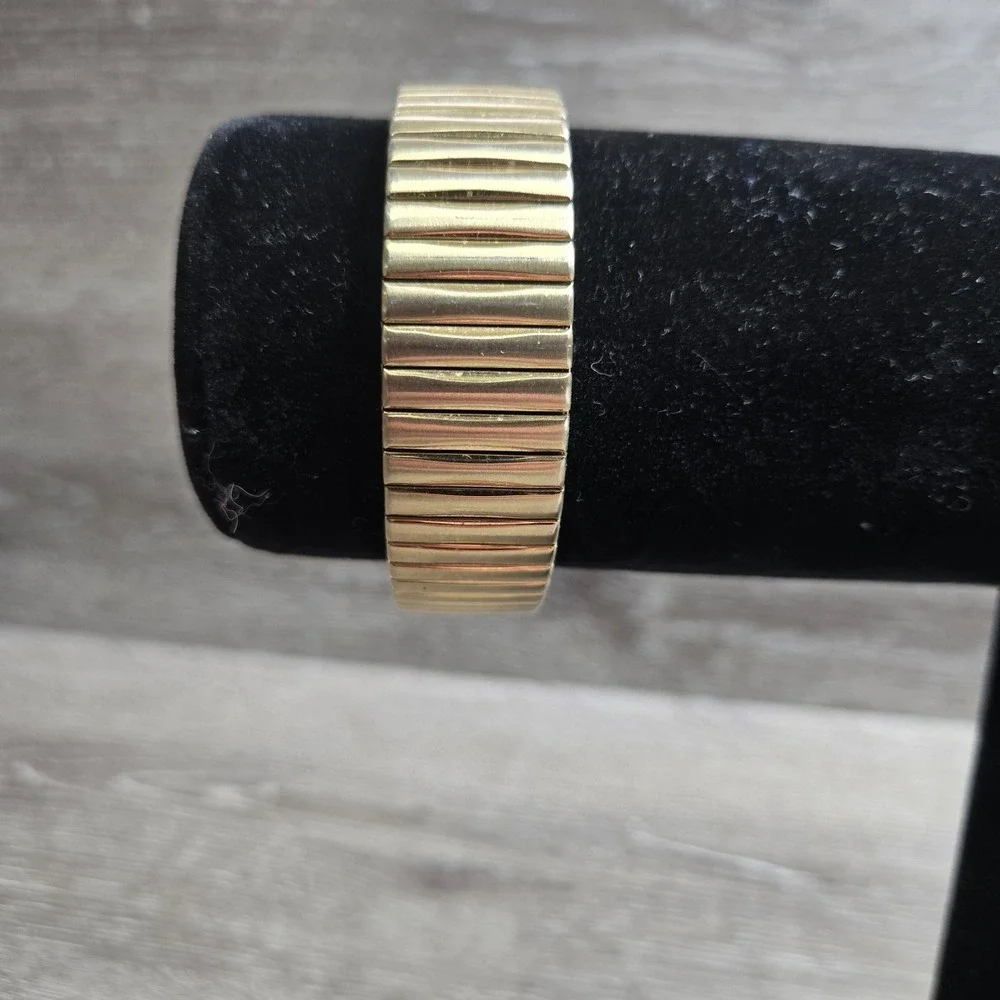 Timex Indiglo Gold Tone Watch Date Window Expansion Band WR 30M R9